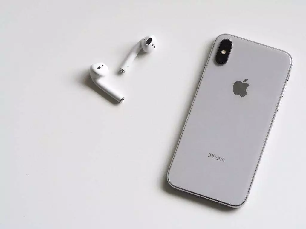 Apple: iPhone X