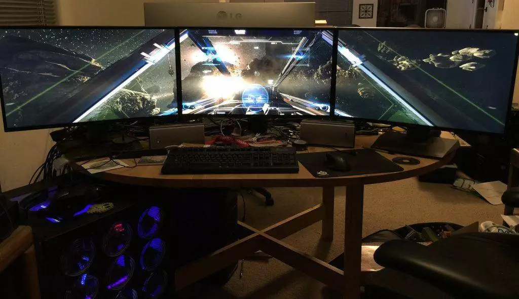 tres monitores para gamers